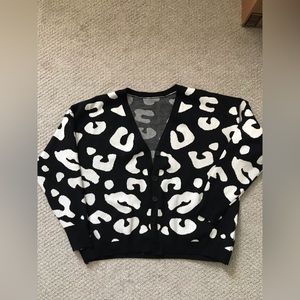 5/$15 Black and White Cheetah Print Super Soft Cardigan
